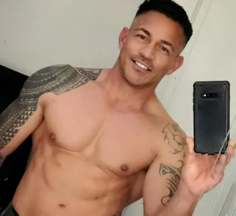 OnlyFans account  hawaiianrob avatar 1