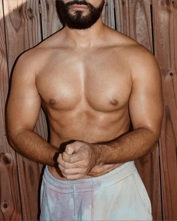 OnlyFans account  peter.b header 2