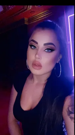 OnlyFans cuenta u212440142 header 2