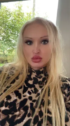 OnlyFans cuenta tssarahlicious header 2