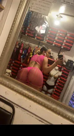 OnlyFans cuenta itsdommmarie header 2
