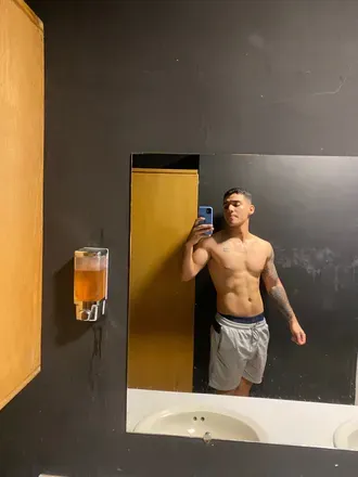 OnlyFans cuenta soygust0719 avatar 1