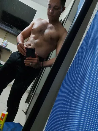 OnlyFans cuenta alanvillalba header 2