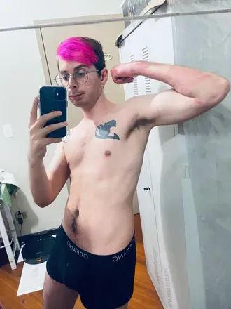 OnlyFans account  nerdcwb avatar 1