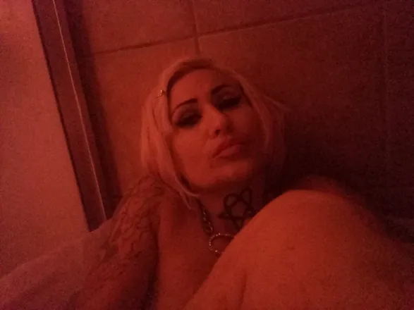 OnlyFans cuenta mishadaze header 2