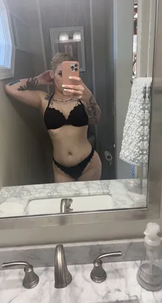 OnlyFans cuenta renee_babyy header 2