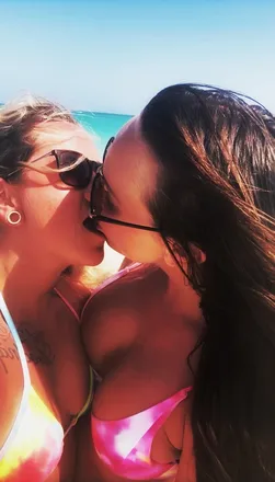 OnlyFans cuenta gizzy.and.gabby header 2