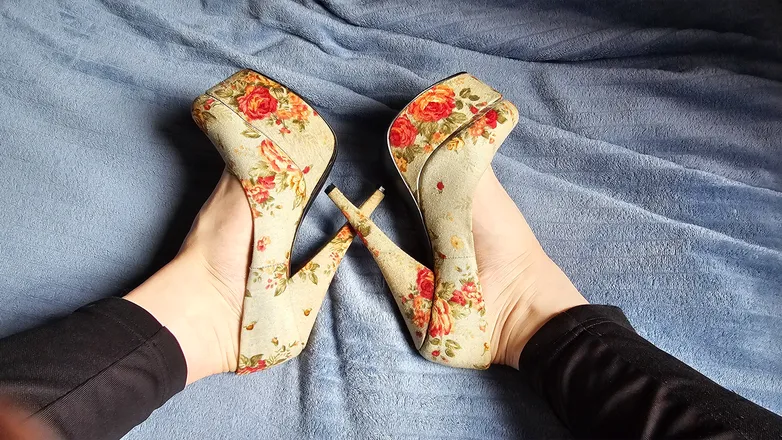 OnlyFans account  sexyfeet_heelslove96 header 2