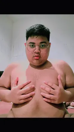 OnlyFans account  tini2002 avatar 1