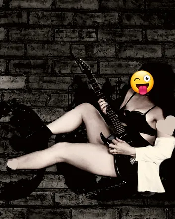 OnlyFans account  mediumbecca header 2