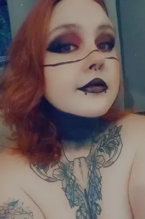OnlyFans account  deathsdaughter avatar 1