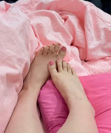 OnlyFans cuenta peachytoediary header 2
