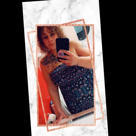 OnlyFans cuenta moistmissjiggles header 2