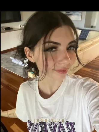 OnlyFans account  littleleahxo avatar 1
