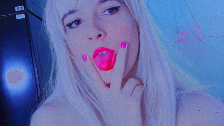 OnlyFans account  itzelyn header 2