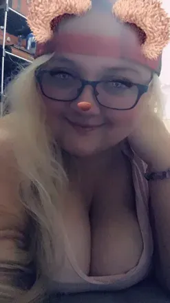 OnlyFans account  emenybell04 avatar 1