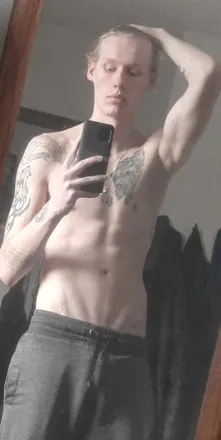 OnlyFans cuenta toesverm12 header 2