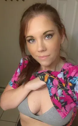 OnlyFans cuenta peekinmypanties avatar 1
