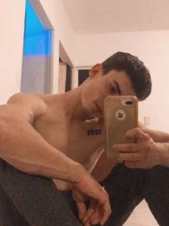 OnlyFans cuenta adamfg01 header 2