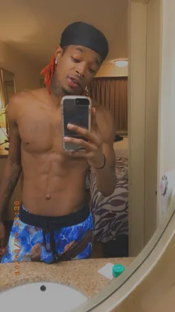 OnlyFans cuenta itztheveinsright header 2