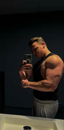 OnlyFans cuenta tomwarner97 avatar 1