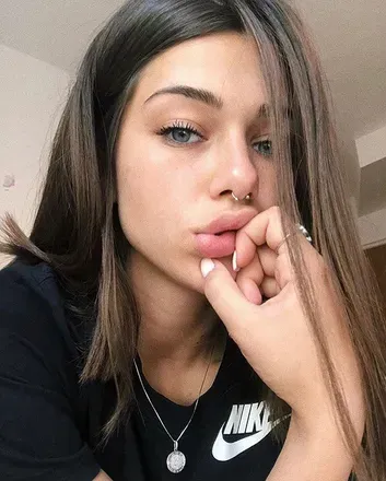 OnlyFans account  sophiesexyfeet1998 avatar 1