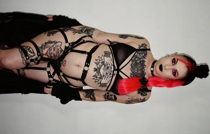 OnlyFans cuenta flowerstarsuicide header 2
