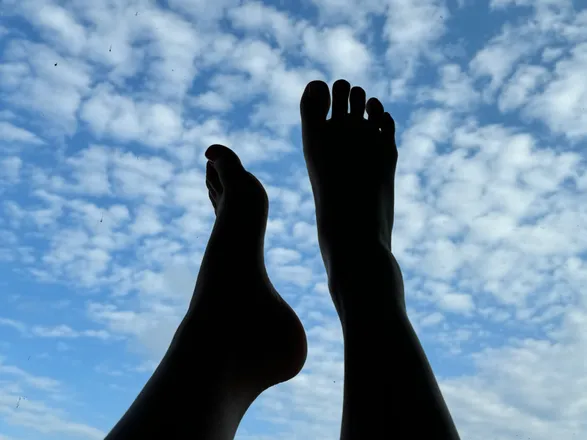 OnlyFans cuenta cherryfootfantasy header 2