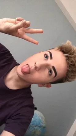 OnlyFans account  yxczayn avatar 1