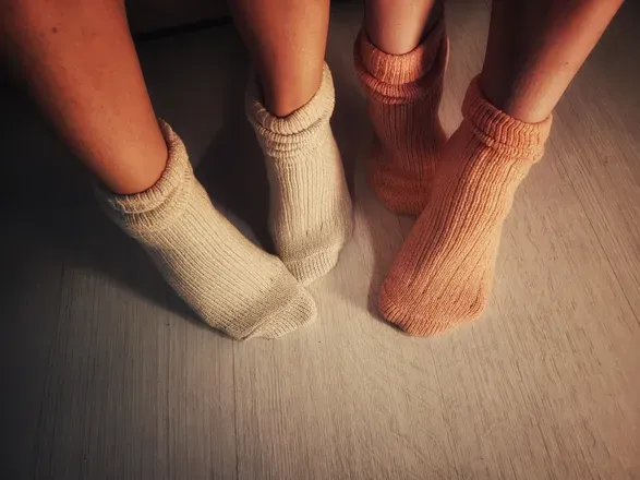 OnlyFans cuenta of-foxiefeet header 2
