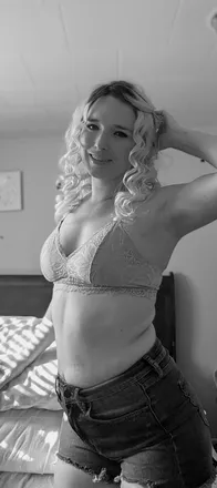 OnlyFans cuenta princezzpeach26 header 2