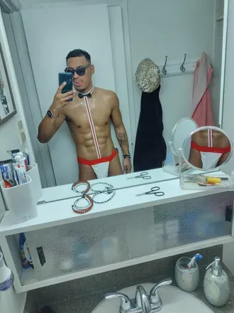 OnlyFans cuenta soloalex33 avatar 1