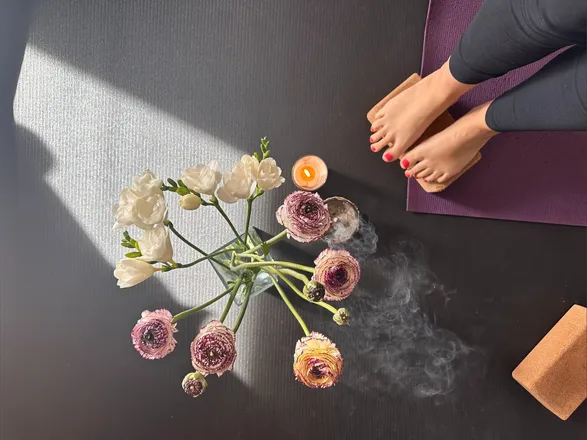 OnlyFans cuenta tippytoesyoga header 2
