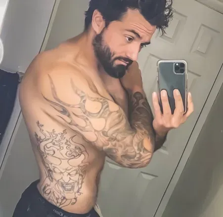OnlyFans account  mjdarhk avatar 1