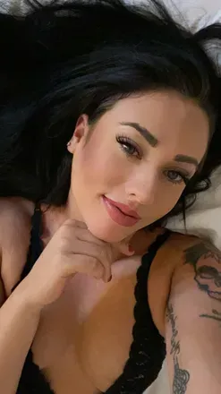 OnlyFans account  courtneejames avatar 1