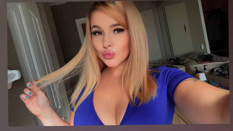OnlyFans cuenta strawberry.queenn_free header 2