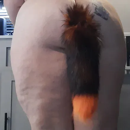 OnlyFans account  thelittleredwolfxx header 2