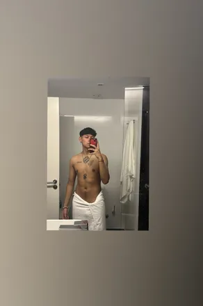 OnlyFans cuenta xelax01 header 2