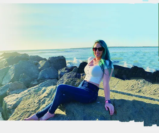 OnlyFans cuenta sky_blue_girl header 2
