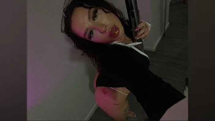 OnlyFans cuenta pocketsizeprincess header 2