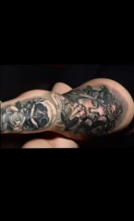 OnlyFans cuenta inkedmama2023 header 2
