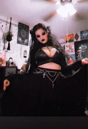 OnlyFans account  unholyqveenl avatar 1