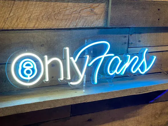 OnlyFans cuenta lv.04 header 1