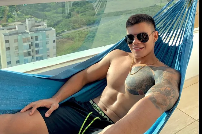 OnlyFans cuenta kevinsalcedo header 2