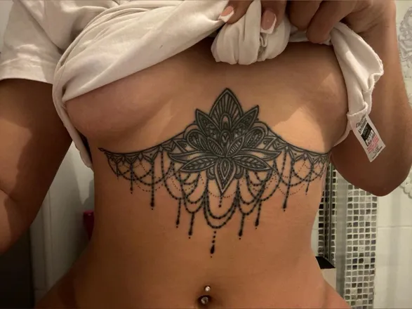 OnlyFans cuenta bitchmoonlight69 header 2