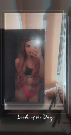 OnlyFans account  roxigirl avatar 1