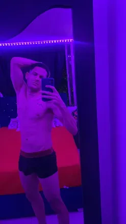 OnlyFans cuenta isaacdv01 avatar 1