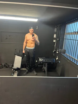 OnlyFans cuenta tallhandsomeman header 2