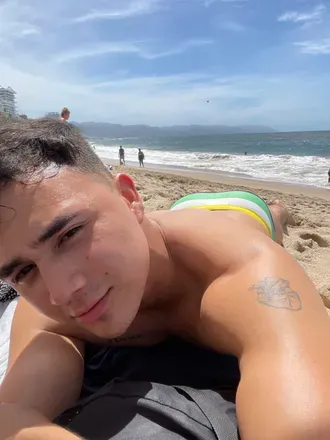 OnlyFans cuenta aleehot123 header 2