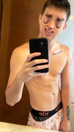 OnlyFans cuenta u196660530 header 2